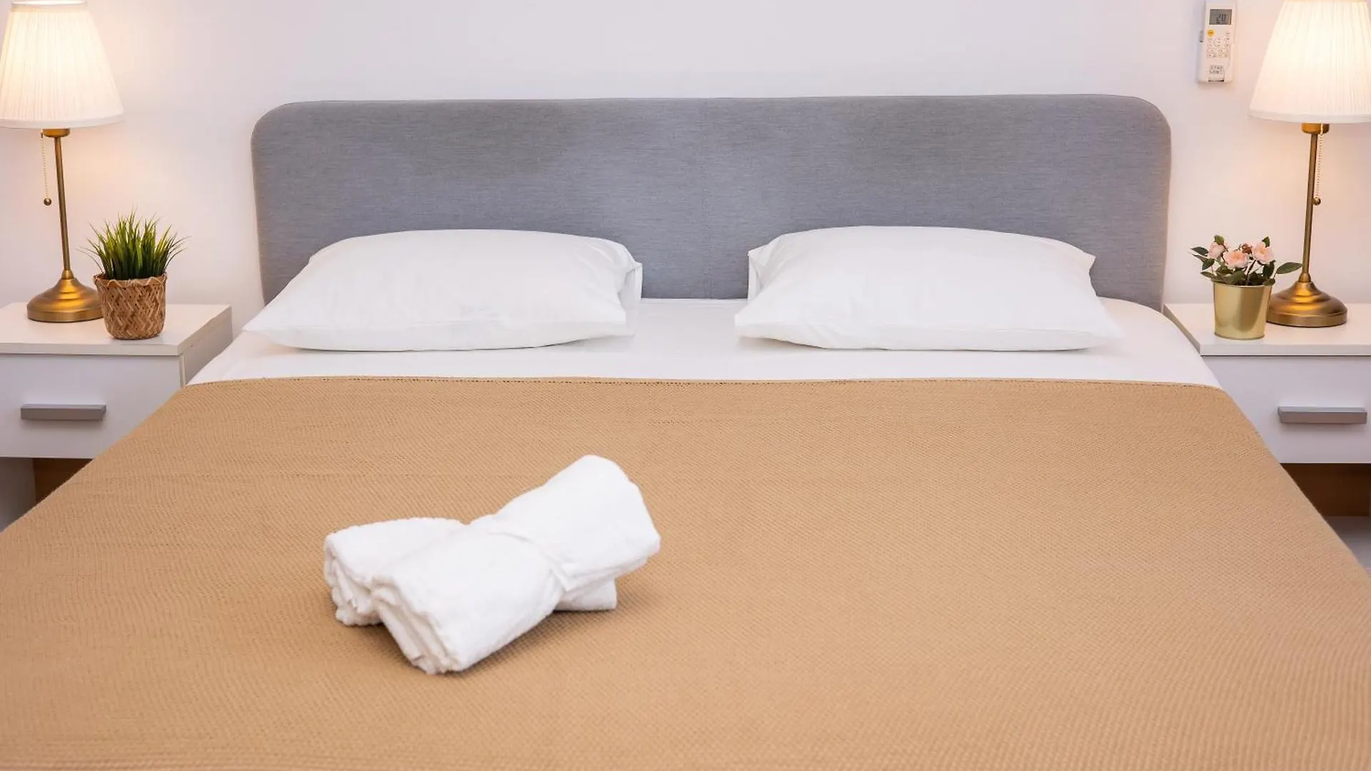 Apartamento Walter'S Corner Old Town - View And Self Check-In Bucarest Rumanía
