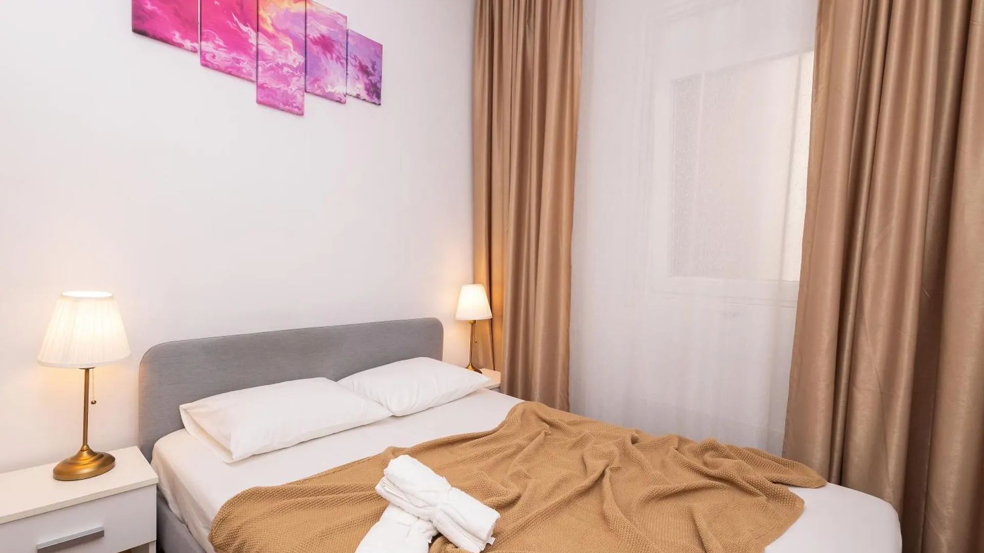 Apartamento Walter'S Corner Old Town - View And Self Check-In Bucarest
