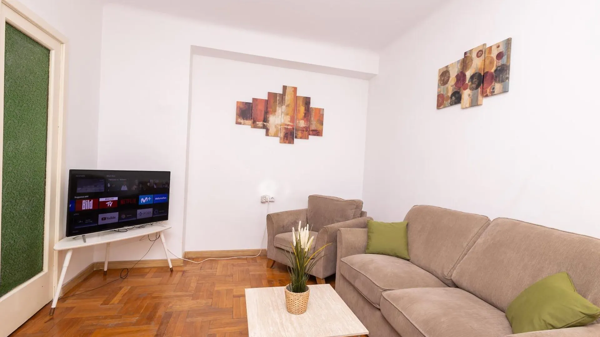 Apartamento Walter'S Corner Old Town - View And Self Check-In Bucarest